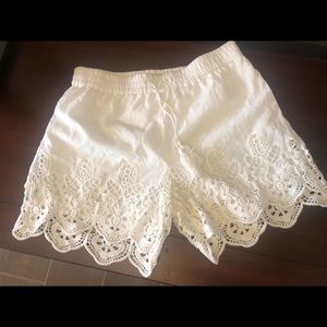 **Cute white shorts